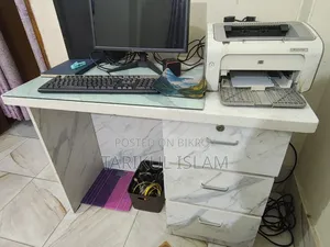 ডেস্ক টেবিল