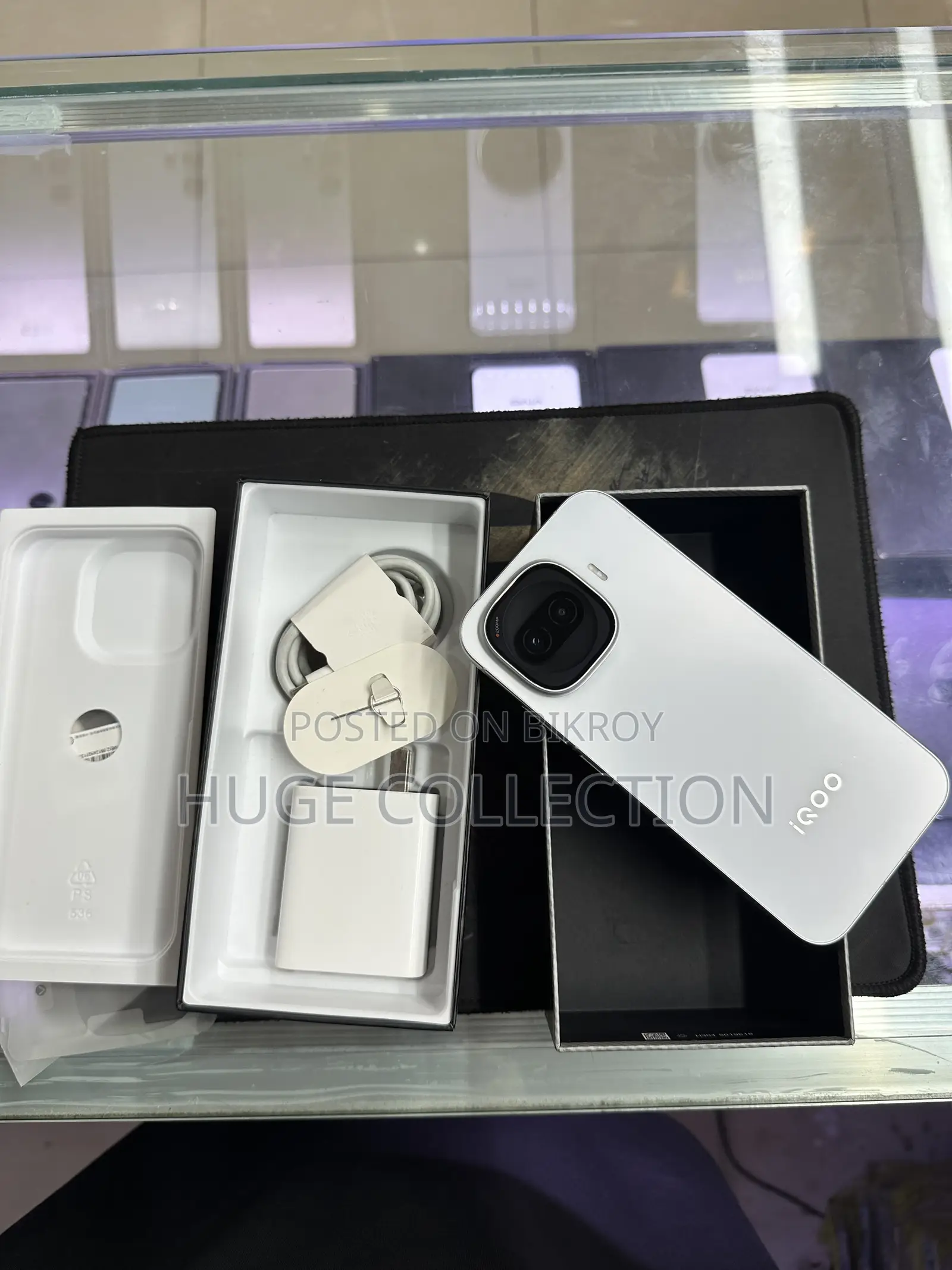 iQOO 11 256 GB White