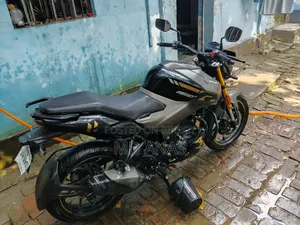 Hero Xtreme 160R 4V 2025 Brown