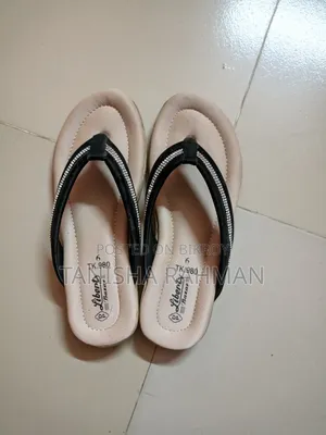 Ladies Sandal, Almost New, Very Comfortable