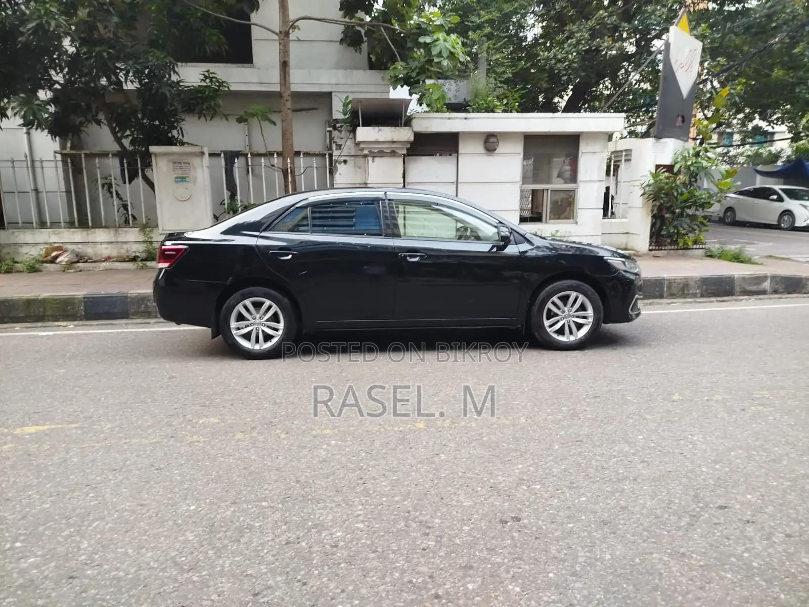 টয়োটা অ্যালিয়ন ২০১০ ব্ল্যাক