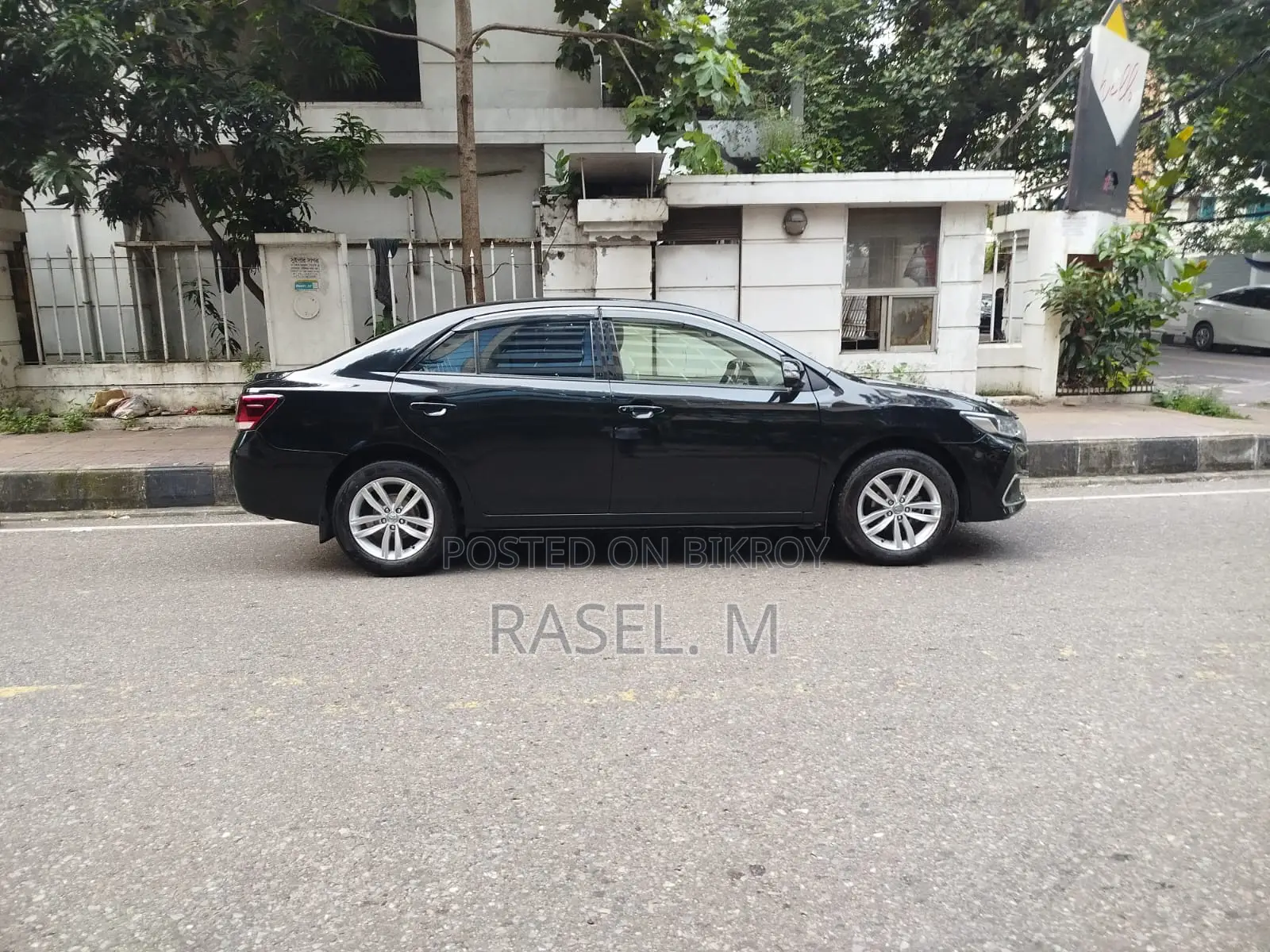 টয়োটা অ্যালিয়ন ২০১০ ব্ল্যাক