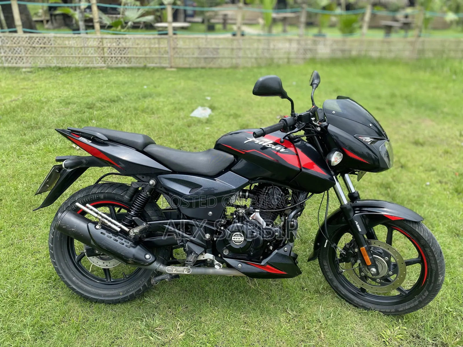 নতুন বাজাজ পালসার ১৫০ ২০২২ কালো