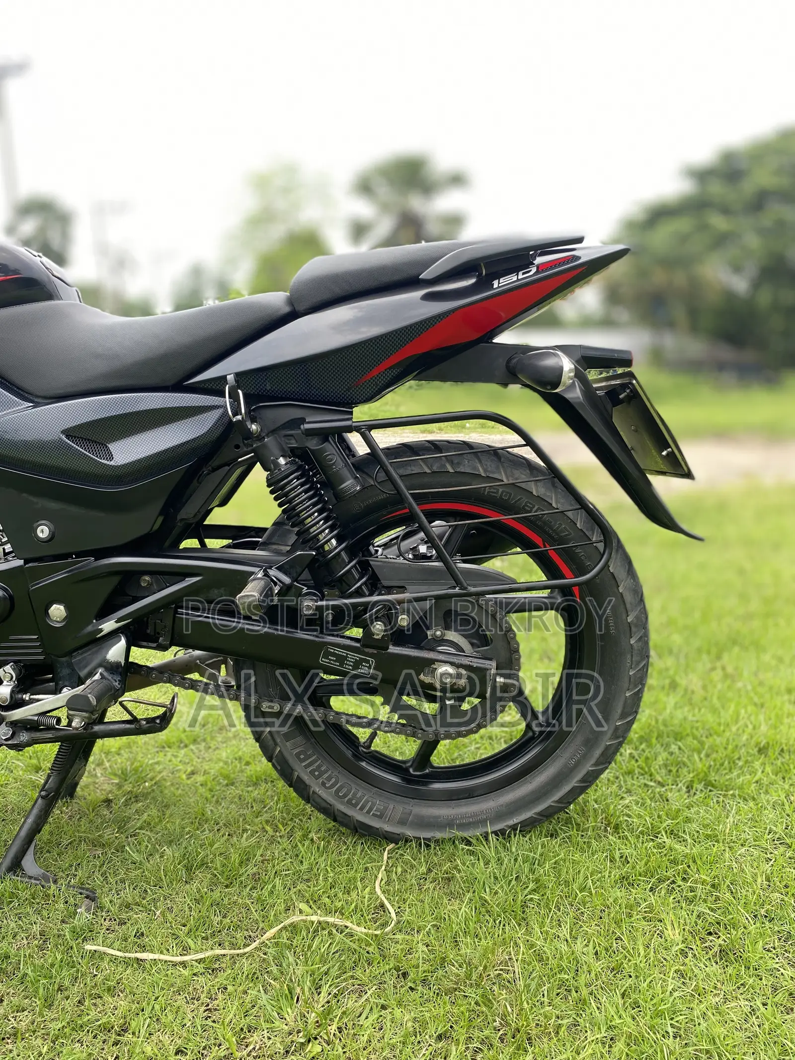 নতুন বাজাজ পালসার ১৫০ ২০২২ কালো