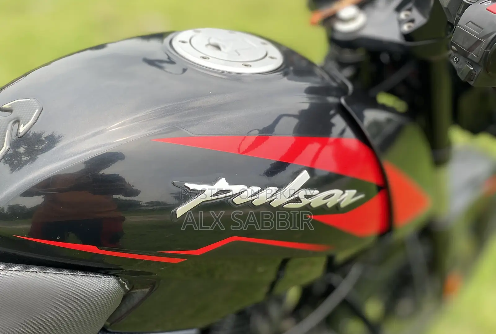 নতুন বাজাজ পালসার ১৫০ ২০২২ কালো