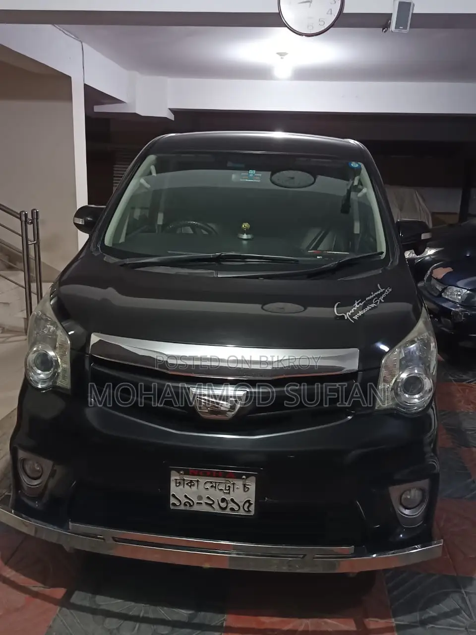 Toyota Noah 2.0 158hp Front Wheel Drive (7 Seater) 2012 Black