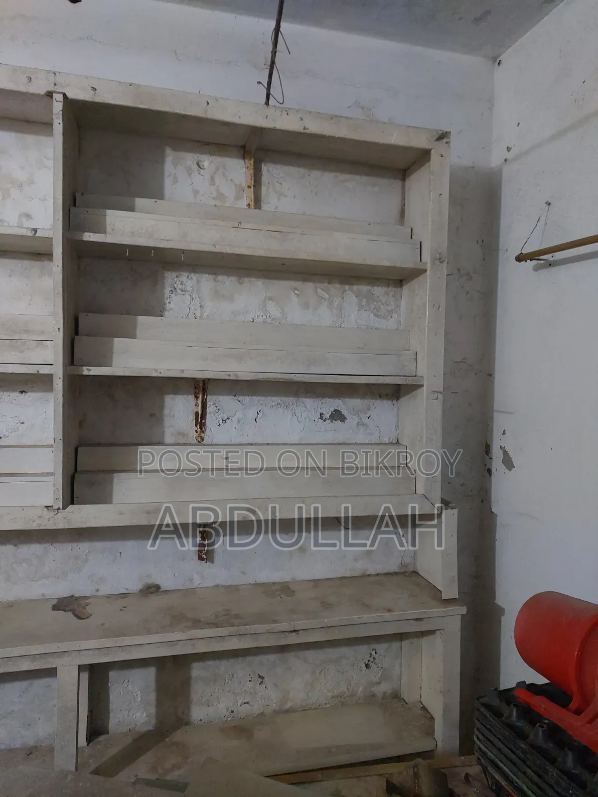 দোকান ডেকোরেশনের আসবাবপত্র