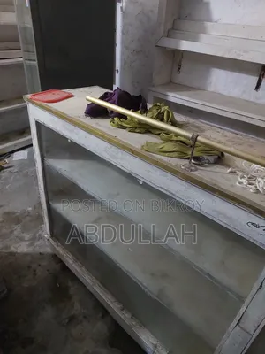 দোকান ডেকোরেশনের আসবাবপত্র