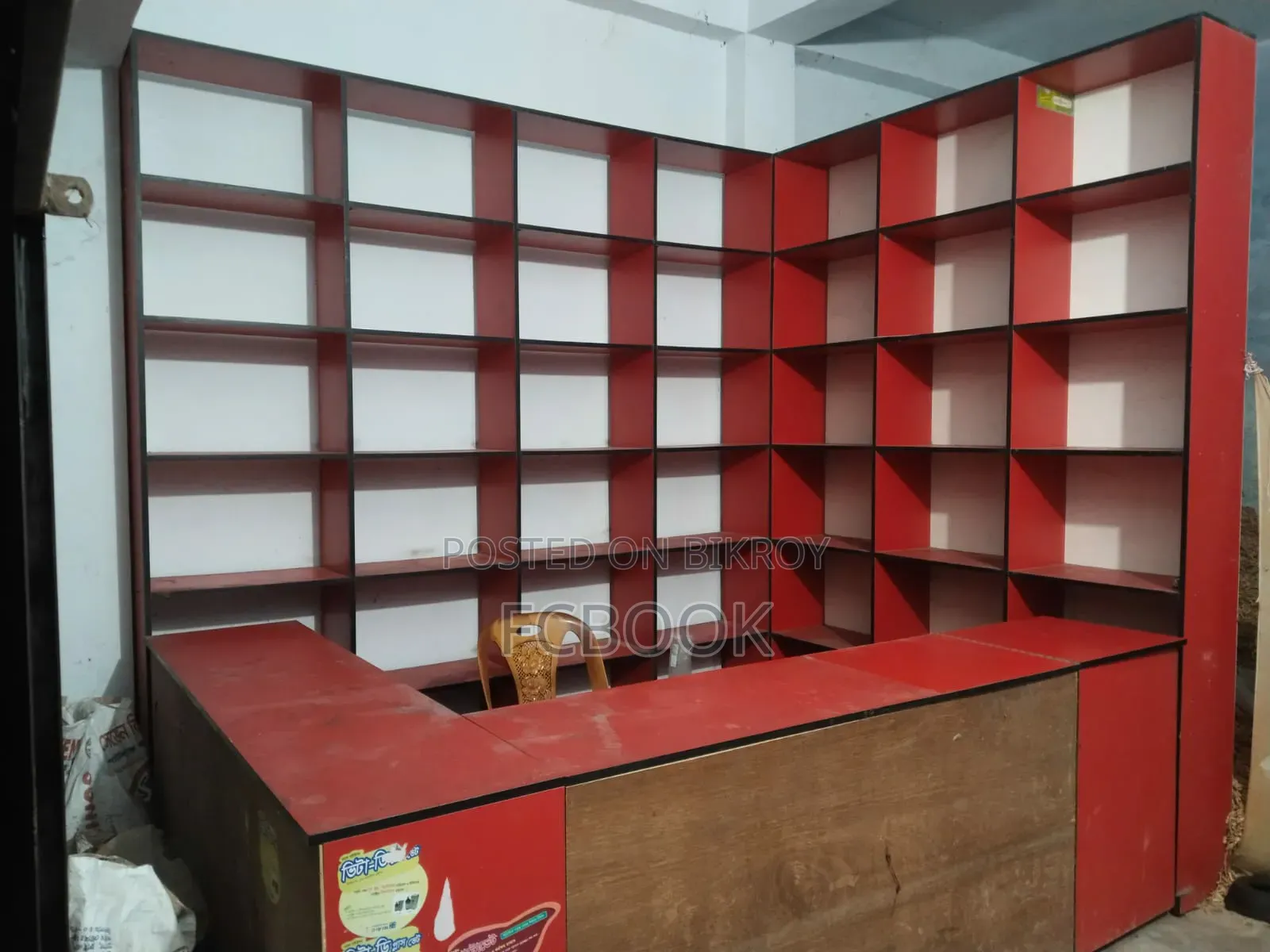 Partex Table and Shelf