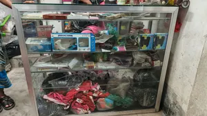 1 Counter Showcase for sale.