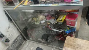 ১ টি কাউন্টার শোকেস বিক্রি হবে।