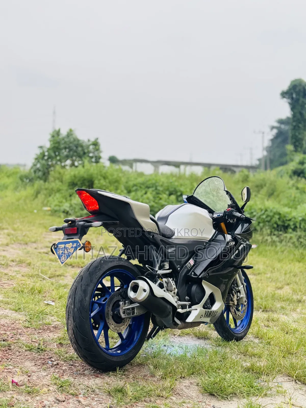 ইয়ামাহা ২০২৩ সিলভার