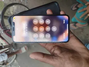অ্যাপল আইফোন এক্স ২৫৬ জিবি হোয়াইট