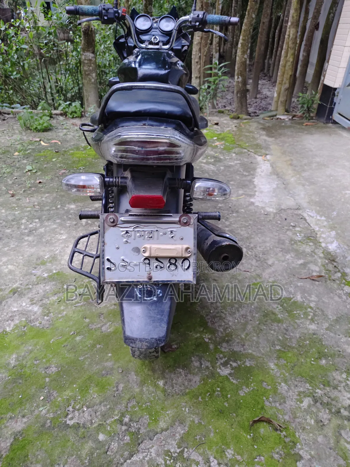 বাজাজ ডিসকভার ১০০ ২০১৬ কালো