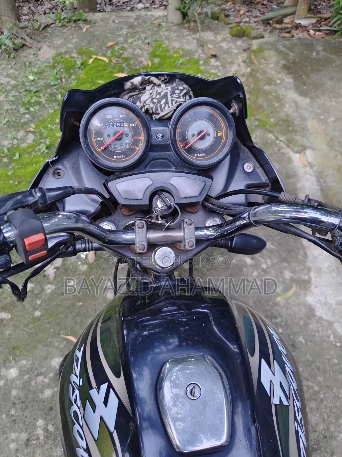 বাজাজ ডিসকভার ১০০ ২০১৬ কালো