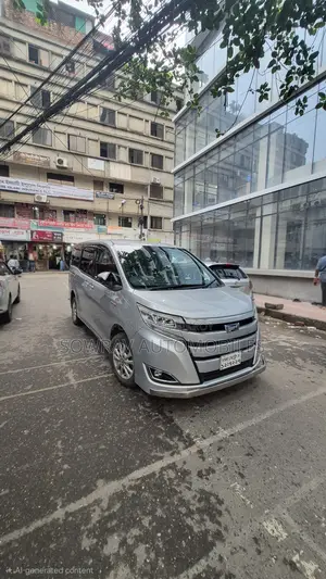 Toyota Noah 2019 Silver
