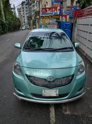 Toyota Belta 2006 Green