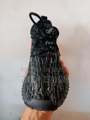 কেজুয়াল স্নিকার্স