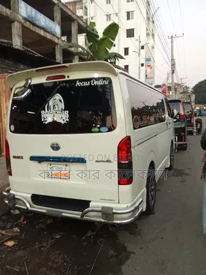 Toyota HiAce 2015 Pearl
