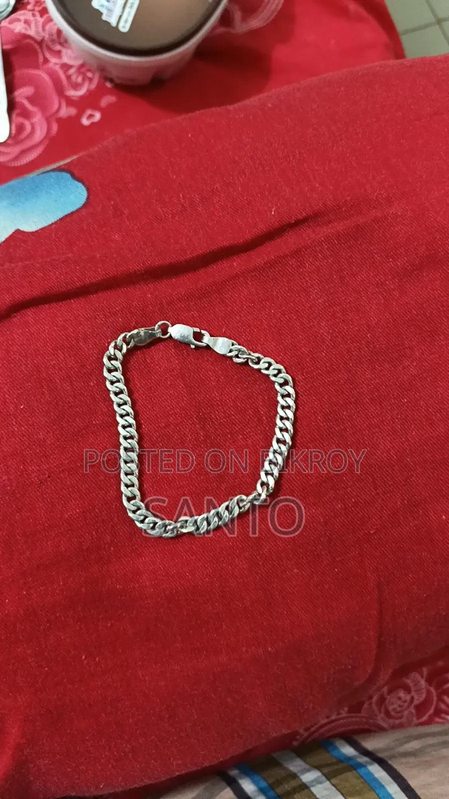 A silver bracelet will be sold, one bhori one ana