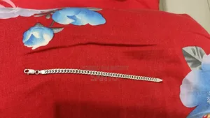 A silver bracelet will be sold, one bhori one ana