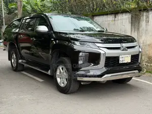 মিতসুবিশি এল২০০ ২০২০ ব্ল্যাক
