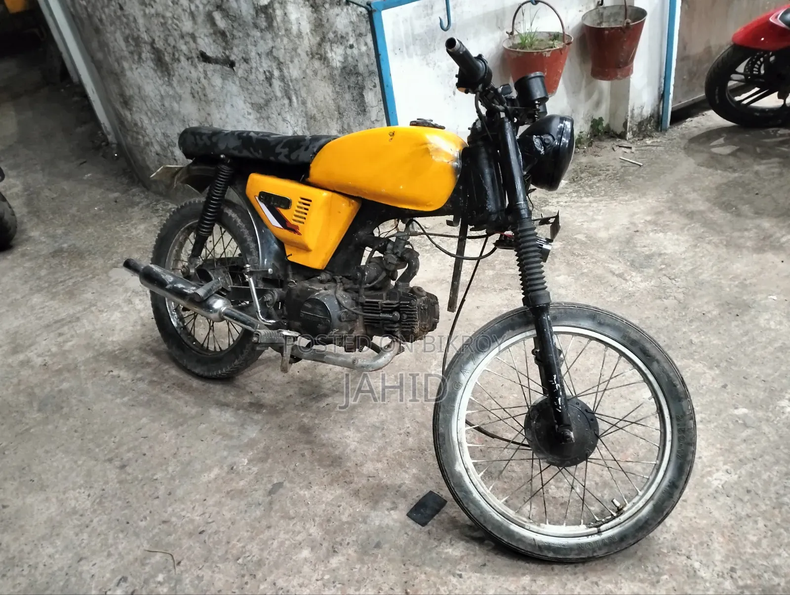মোটরসাইকেল ২০১৭ ইয়েলো