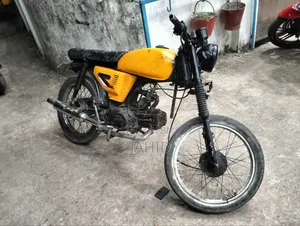 মোটরসাইকেল ২০১৭ ইয়েলো