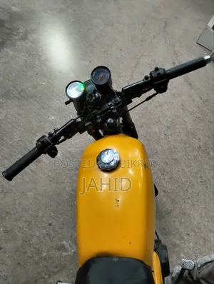 মোটরসাইকেল ২০১৭ ইয়েলো
