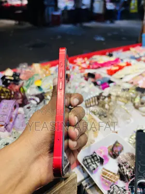 Apple iPhone 13 128 GB Red