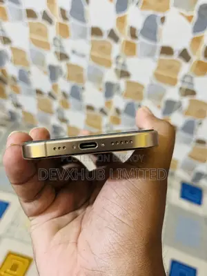 New Apple iPhone 16 Pro 128 GB Gold