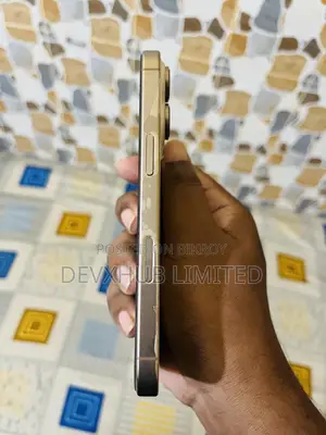 অ্যাপল আইফোন ১৬ প্রো ১২৮ জিবি গোল্ড
