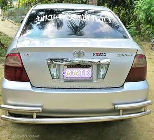টয়োটা করোলা ২০০৬ সিলভার
