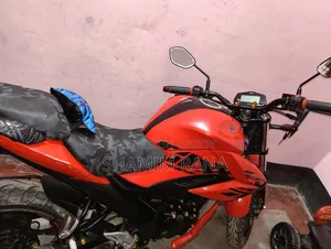 সুজুকি জিক্সার এফআই এবিএস ২০২২ লাল