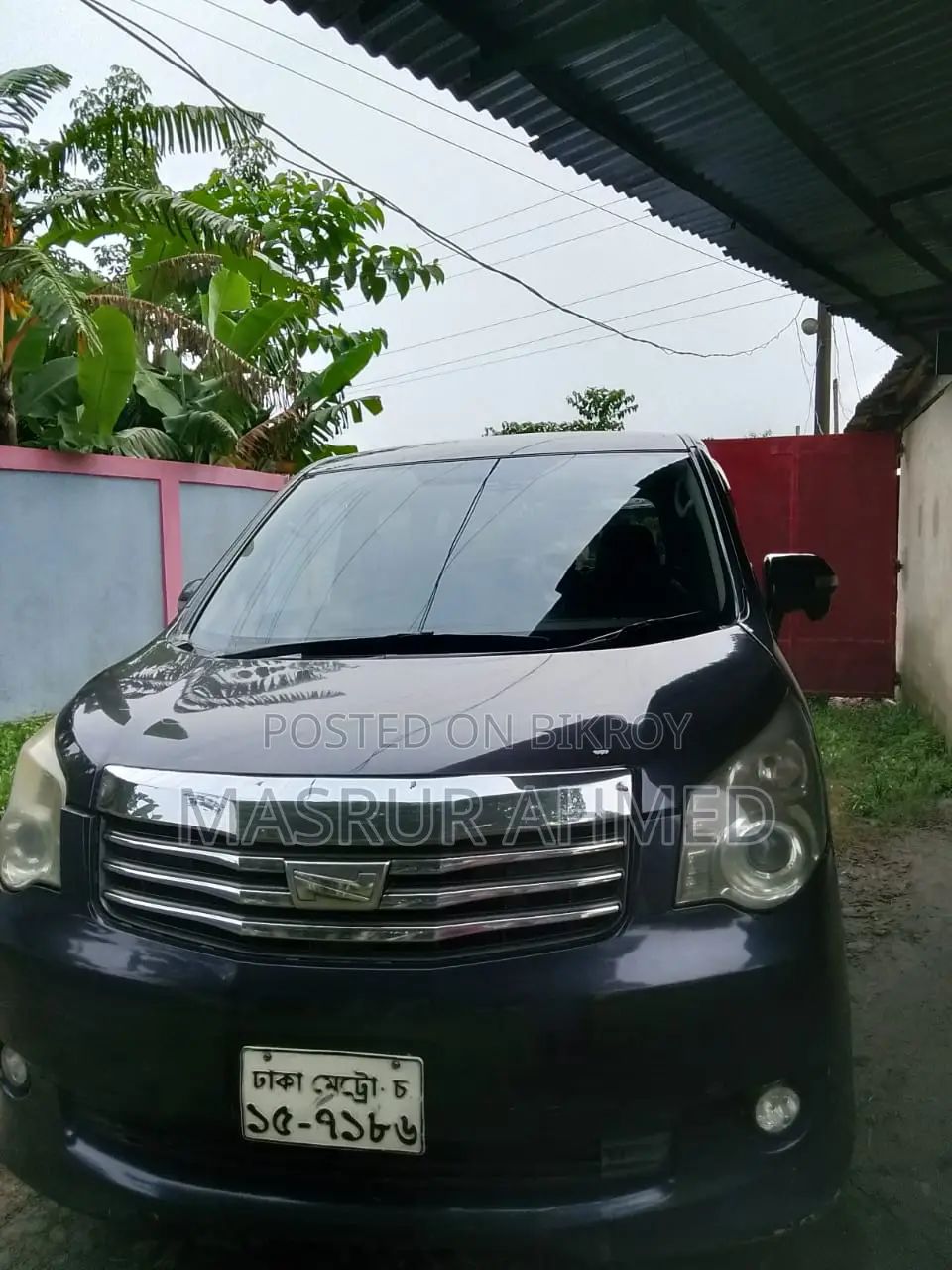Toyota Noah 2.0 158hp FWD (8 Seater) 2011 Gray