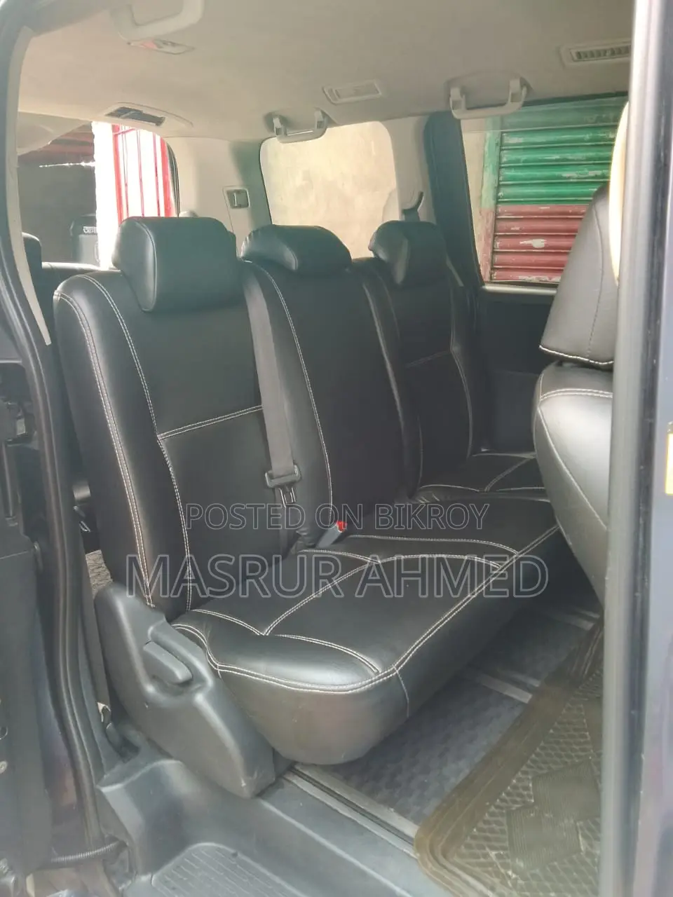 Toyota Noah 2.0 158hp FWD (8 Seater) 2011 Gray