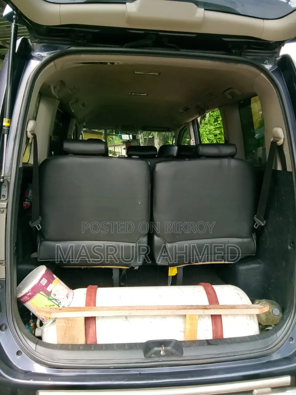 Toyota Noah 2.0 158hp FWD (8 Seater) 2011 Gray