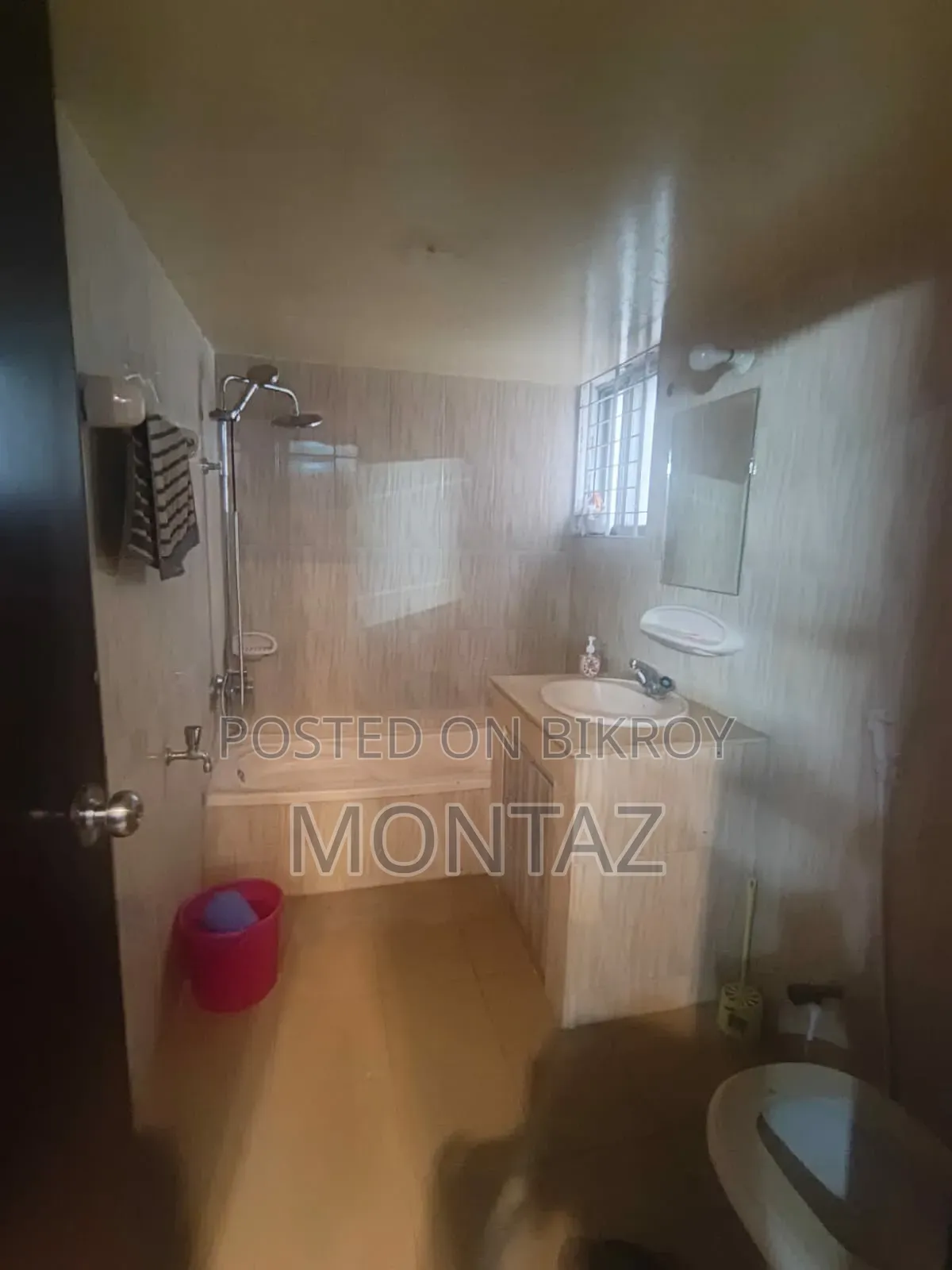 4-bedroom Apartment in Baridhara for rent