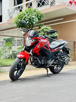 Honda Hornet 2023 Red