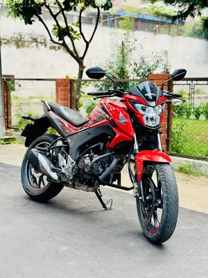 Honda Hornet 2023 Red