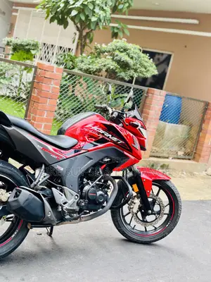Honda Hornet 2023 Red