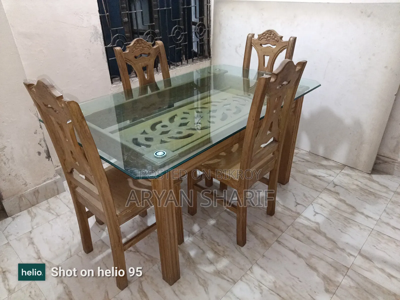 Completely fresh like new_ Teak wood four-chair dining table