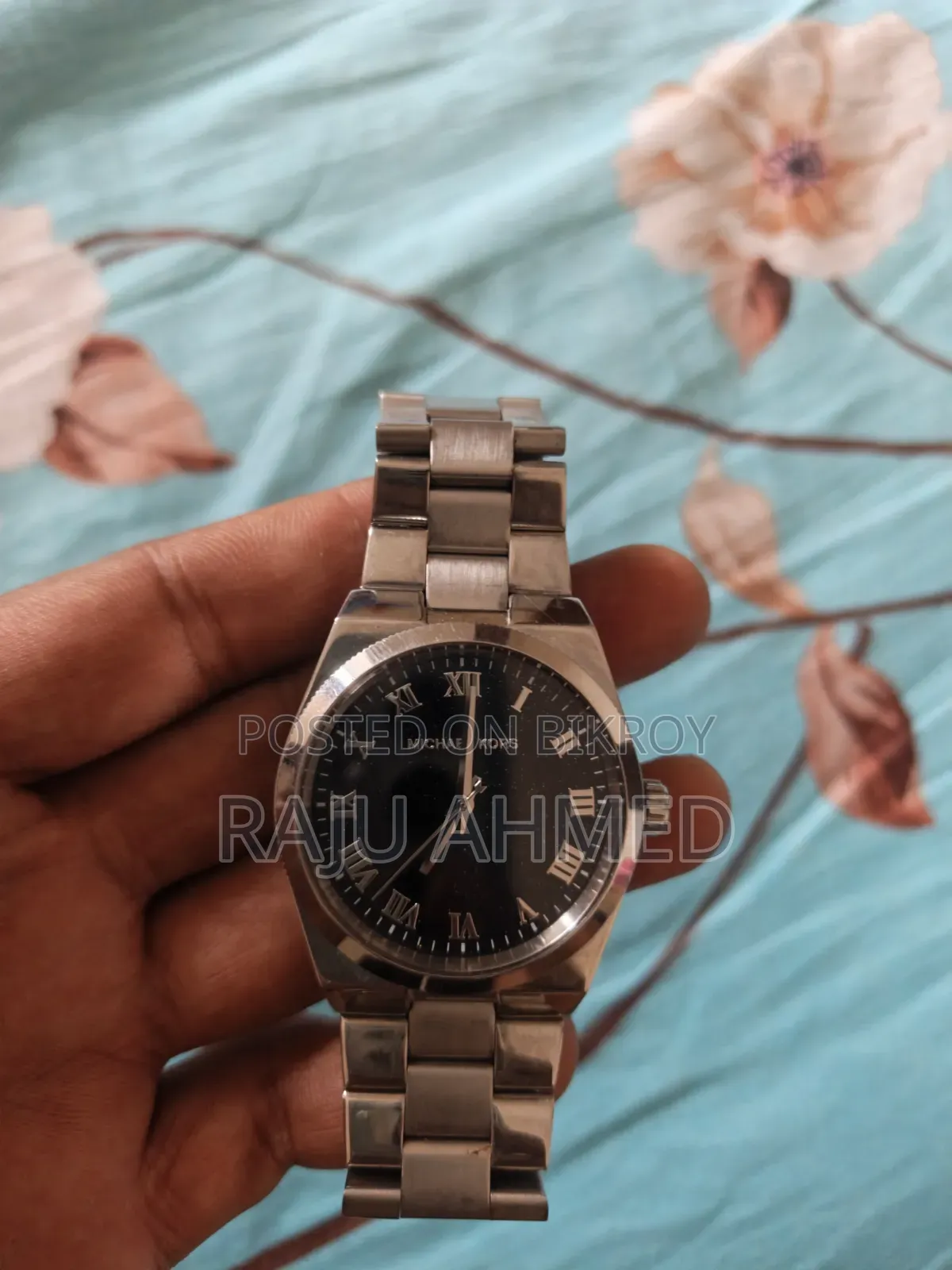 হাত ঘড়ি বিক্রয়ের জন্য