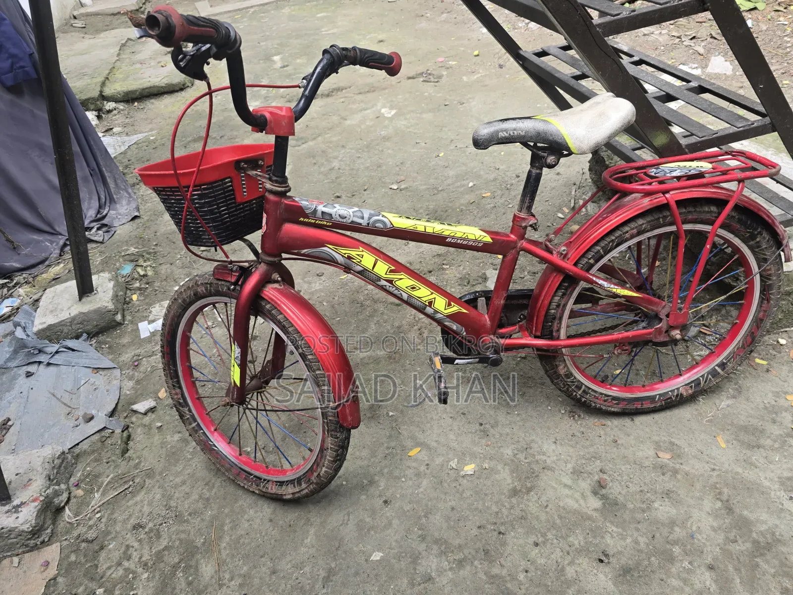 Kids' Avon Bomber bicycle for sale (good condition)