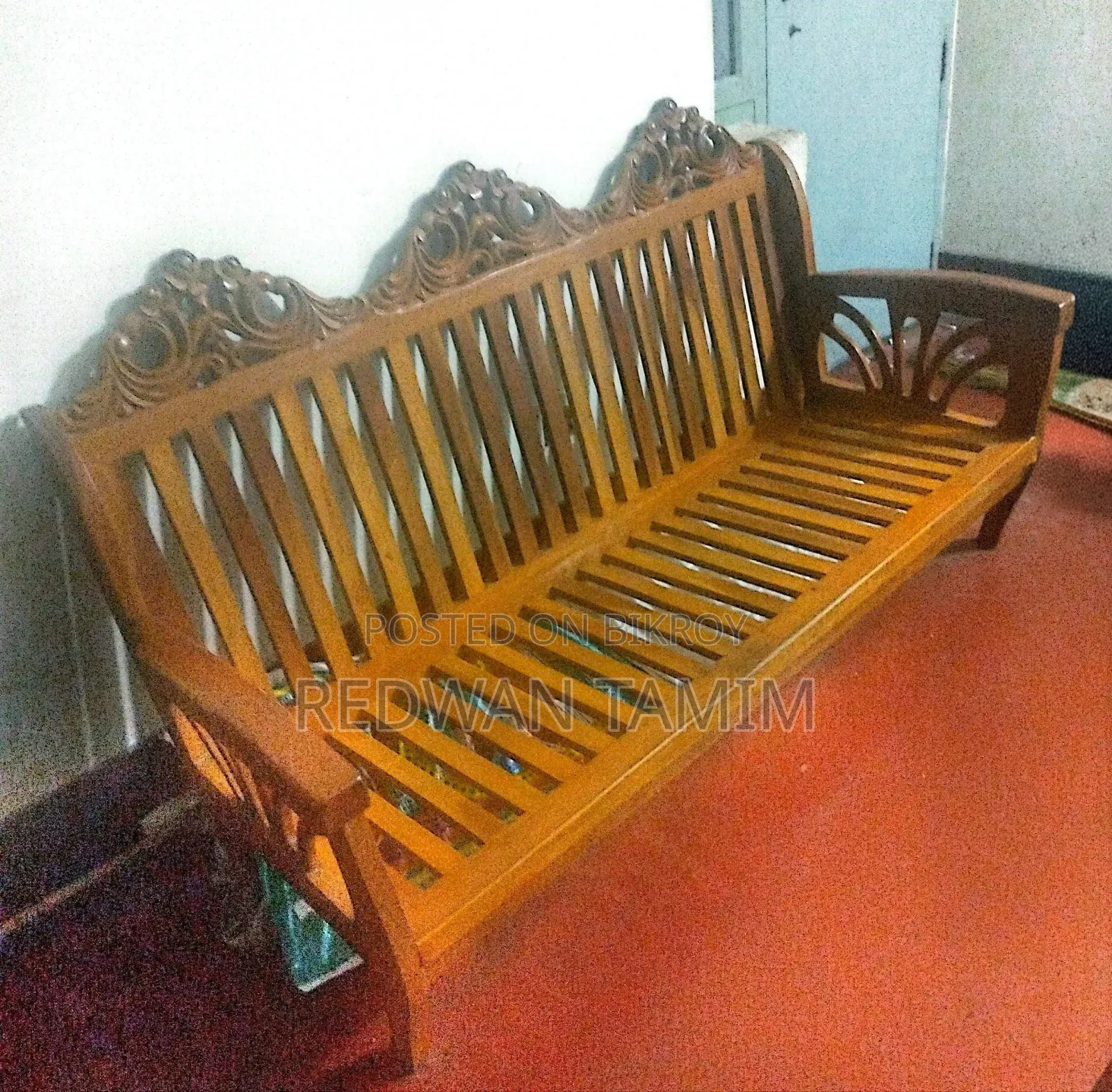 খাটি সেগুন কাঠের ৩ সিটের সোফা।
