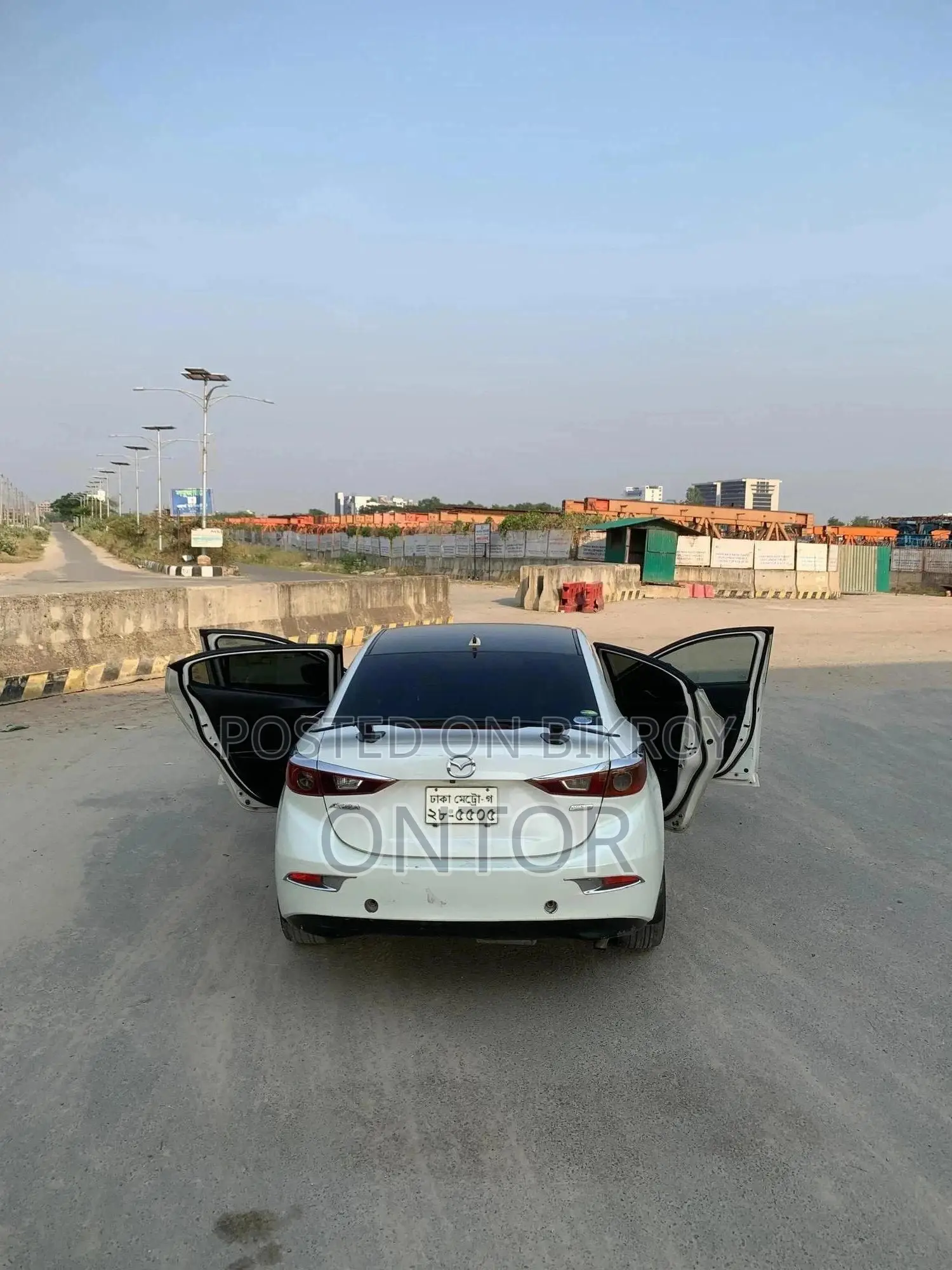 Mazda Axela SV Premium 2014 White