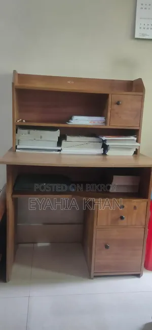 খুব ভালো মানের পড়ার টেবিল
