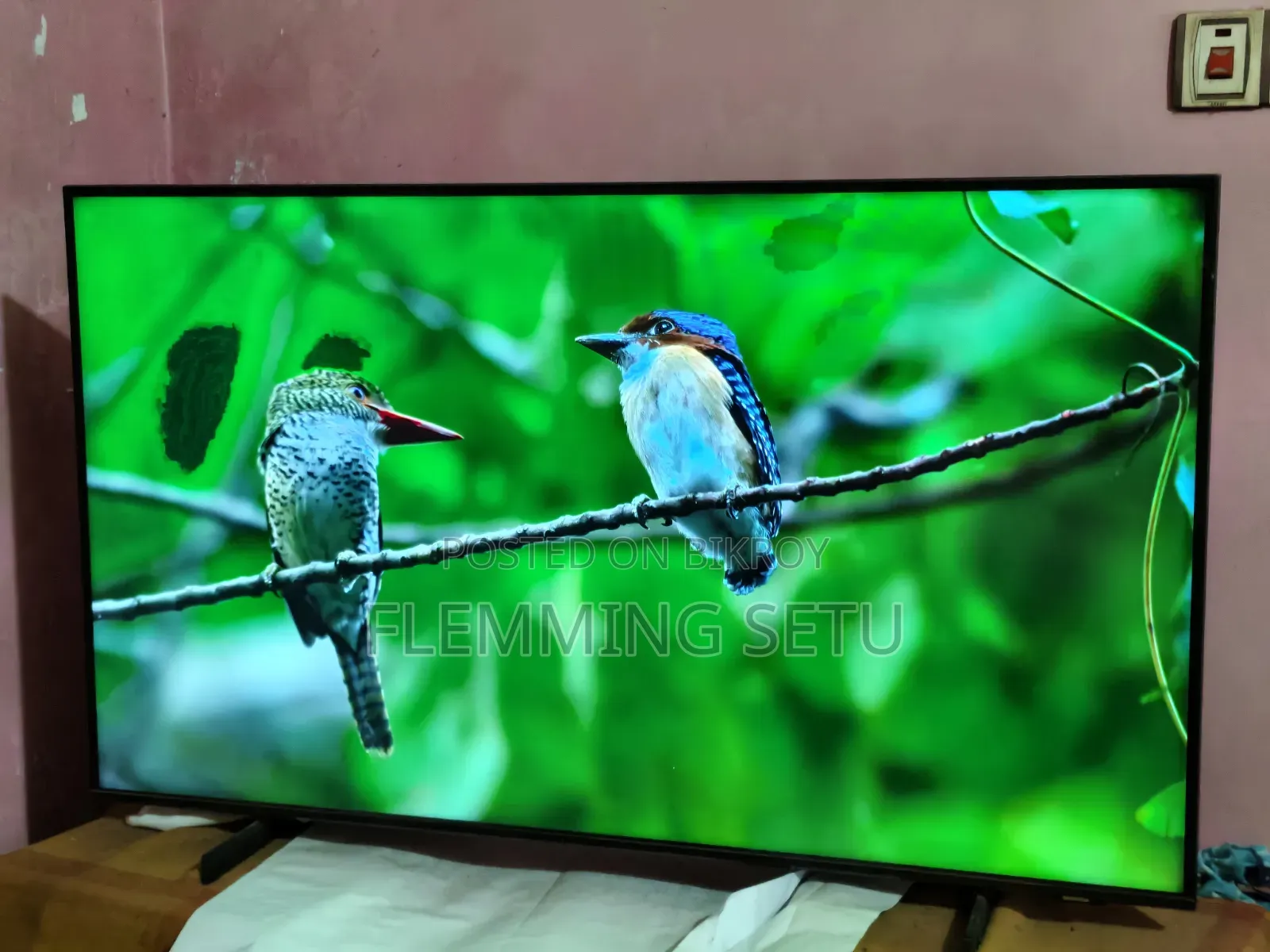 Samsung AU8000 50-inch TV