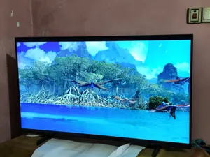 Samsung AU8000 50-inch TV