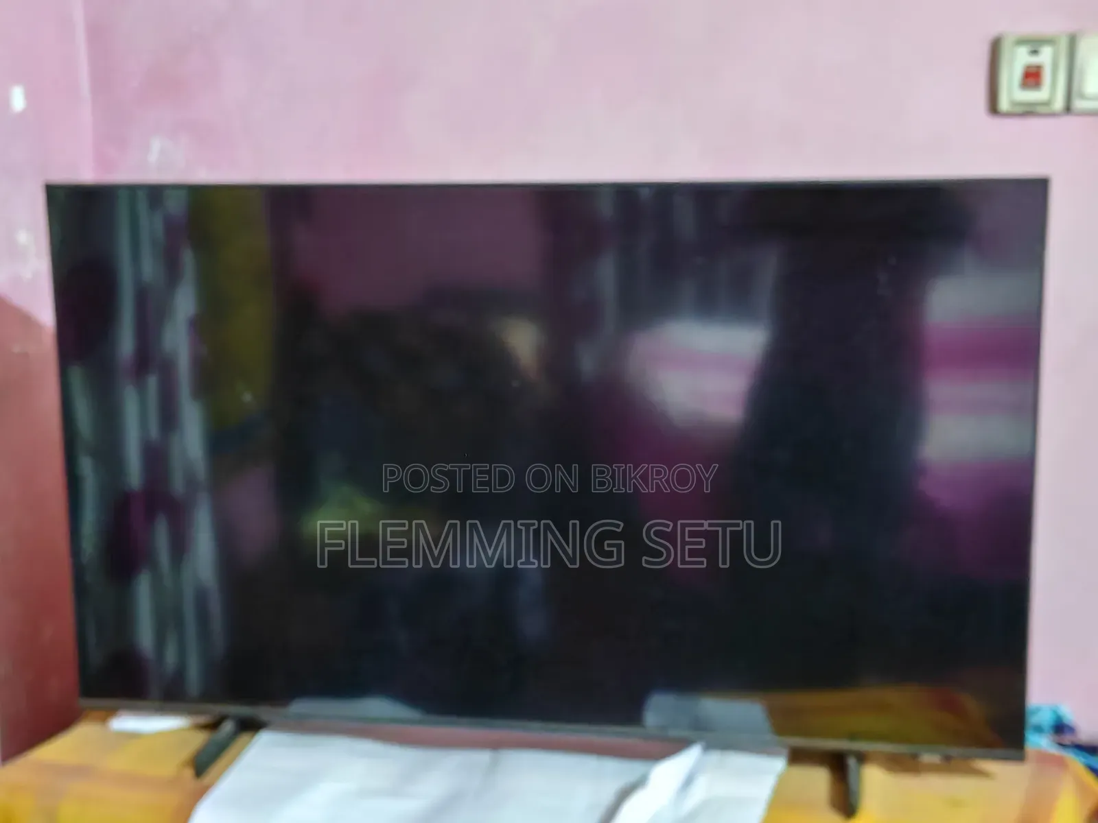 Samsung AU8000 50-inch TV